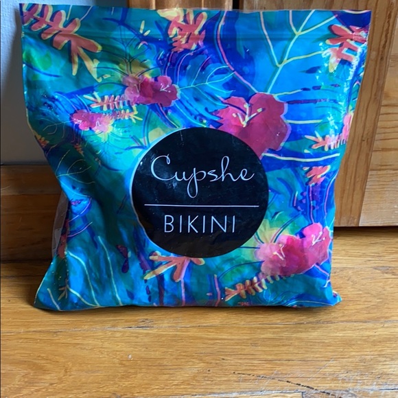 Cupshe Bikini Set - Picture 4 of 4